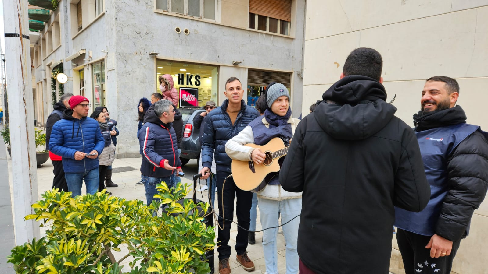 Adorazione pubblica con cori