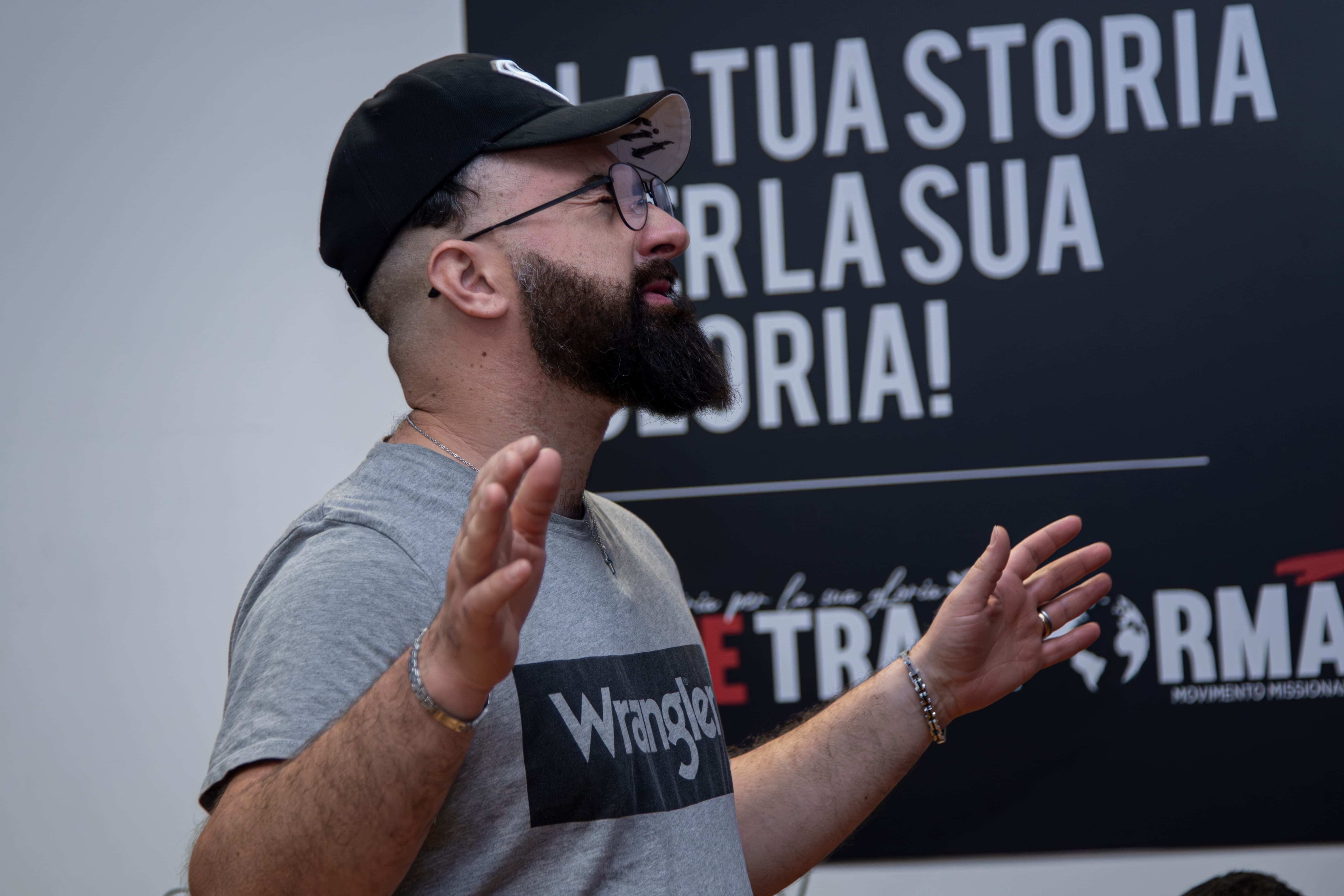 Cantico di ringraziamento in gruppo